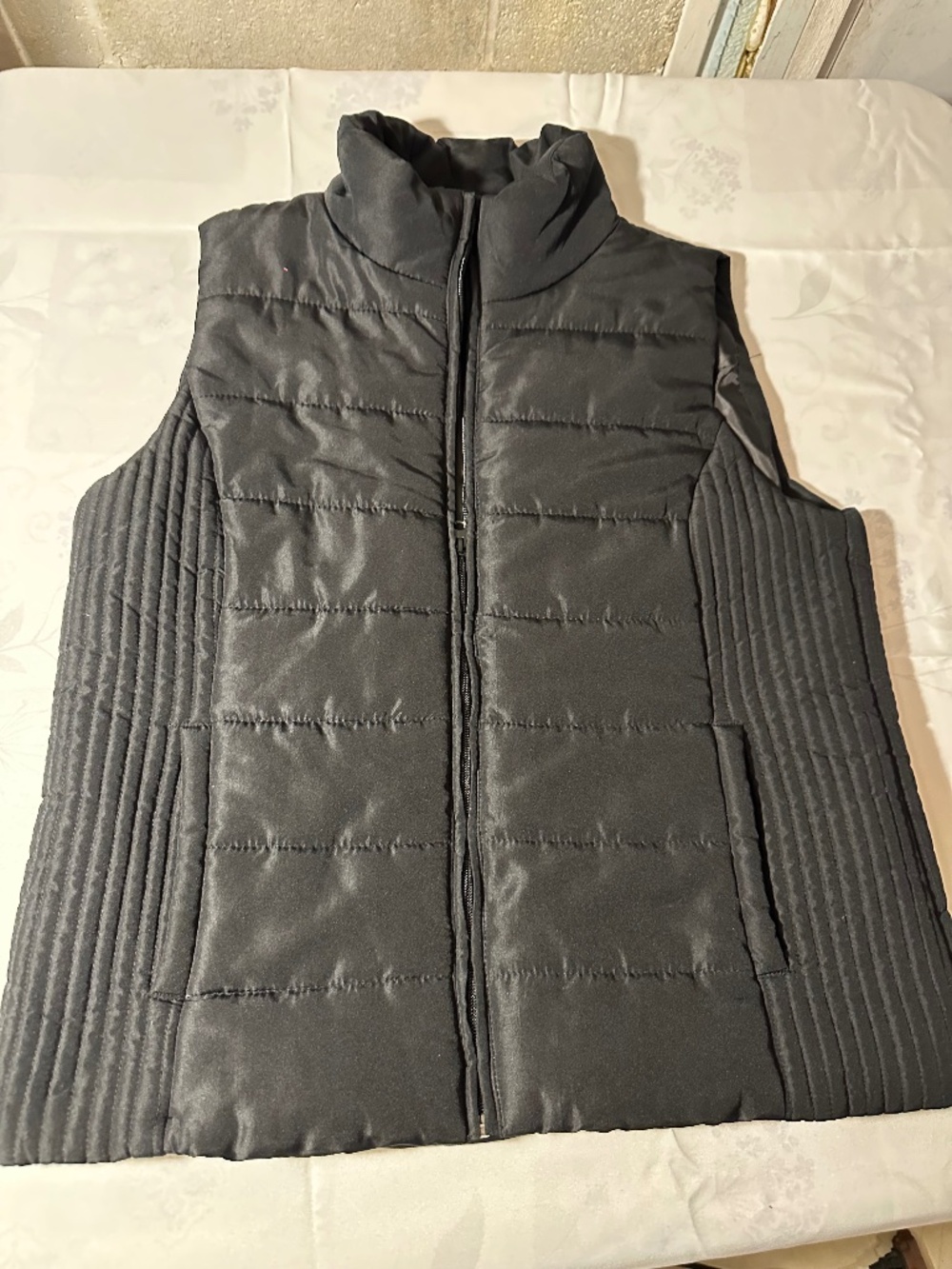 NY & CO. BLACK VEST